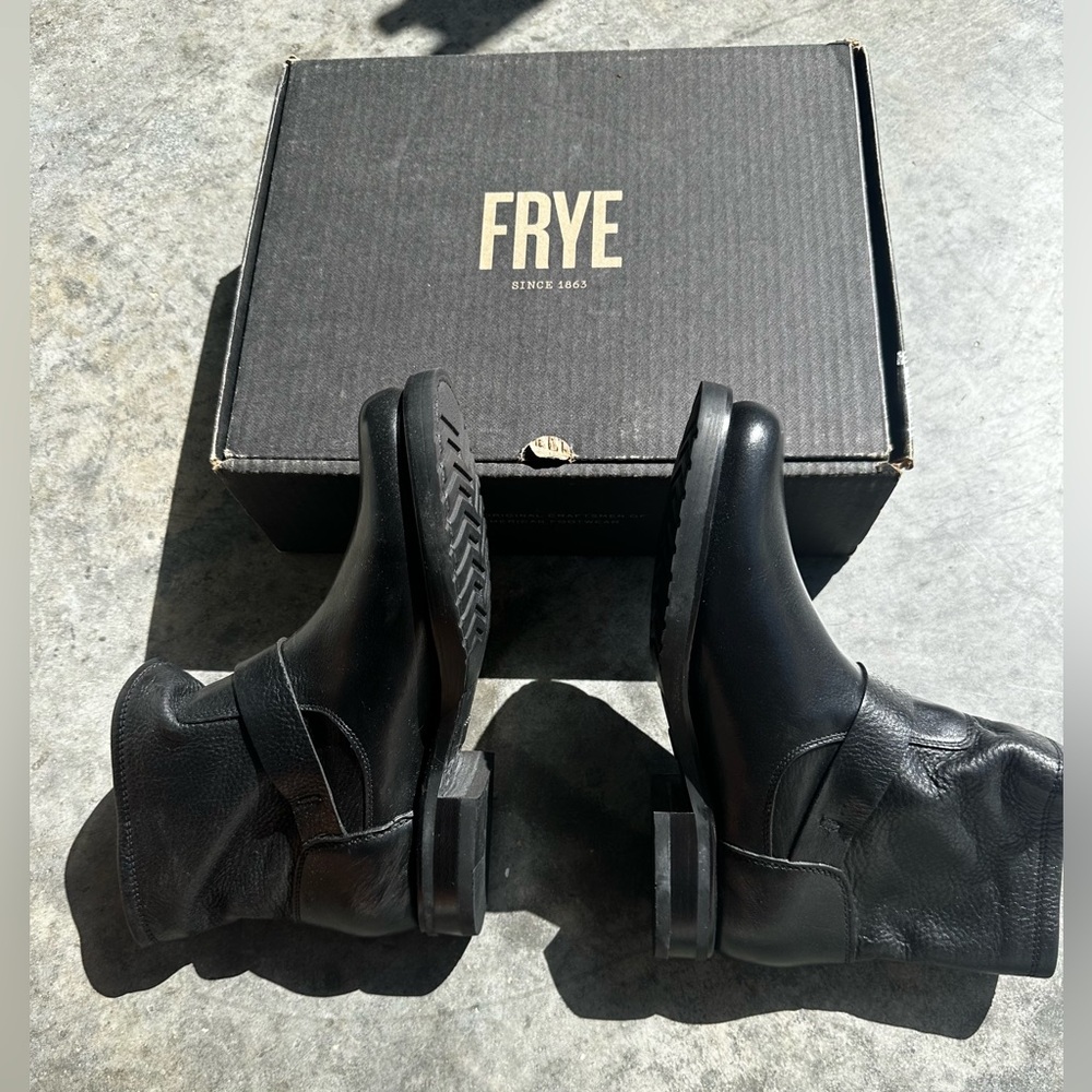 NEW FRYE VERONICA BOOTIE BLACK BUTTERY SOFT GENUINE LEATHER BOOTS SZ 7.5 - Picture 13 of 15